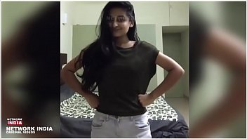 Malayalam Actress Esther hot dance