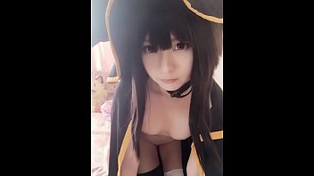 linda chica de cosplay de brujita