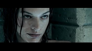 Milla Jovovich in Resident Evil in Apocalypse 2004