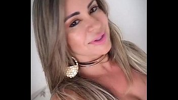 Cleo Cadilac mostrando seu corpo muito gostosa