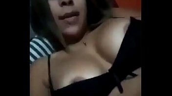 Otra ves mi amiga me envía sus nudes