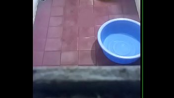 hidden girl tgdd masturbating with water