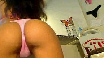 Soft-core web cam chick in pvt session