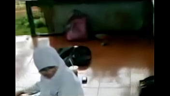 Ngintip Jilbab Ketauan Mesum