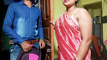 Bra salesman seduces step sister-in-law to Chudayi Indian porn in clear Hindi voice