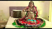 Gujarati Indian Babe Jasmine Mathur Garba Dance and Showing Bobbs