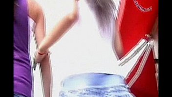 UPSKIRT INCREIBLE!!! nenitas en hilo en la calle