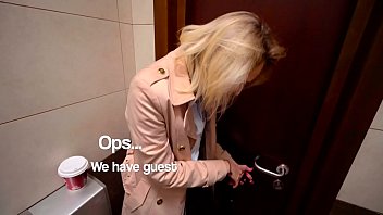 Public Blowjob in Wendis Toilet & d. Coffe with Cum