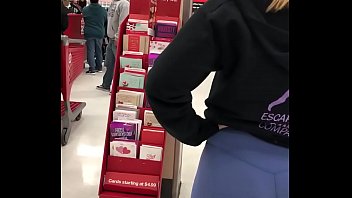 Teen candid jiggle ass