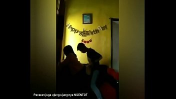 Bokep Indonesia | Happy Birthday | ABG NGENTOT | Rasanya NGENTOT Memang Benar-Benar Surga Dunia, Bikin Ketagihan!