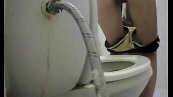 voyeur-russian pooping 3