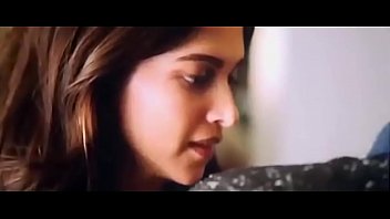 Bollywood Deepika Padukone movies most tempting romantic Kissing Video which must be watched now do watch this Video