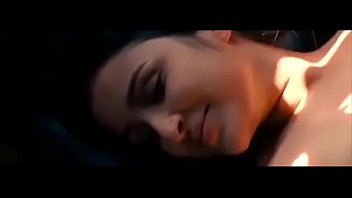 Ishaqzaade   Parineeti Chopra Hot Train Scene   Full Scene (360p).MP4