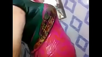 Indian Aunty Showing Wet Boobs On Saree